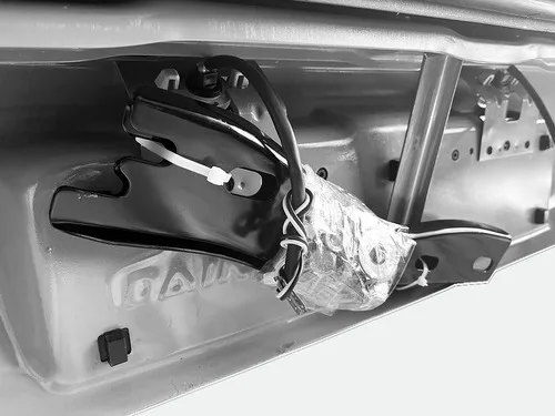 Imagem do produto Parachoque Traseiro Hilux 2005 A 2015 Cromado Com Pisante